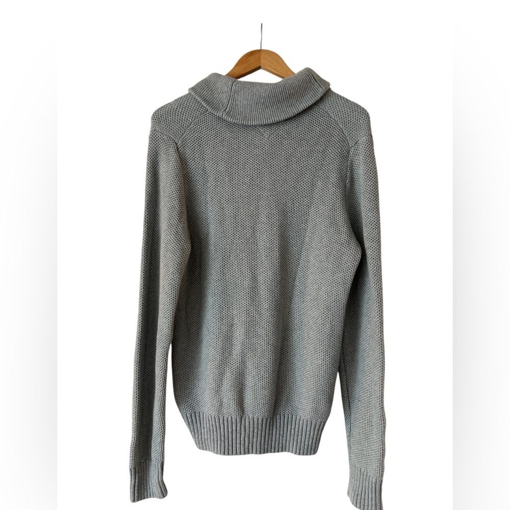 Tommy Hilfiger Men's V-Neck Gray Knit Sweater Cotton/Wool Blend - Picture 3 of 5